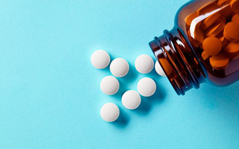 Clindamycin dùng điều trị viêm mũi họng nặng không đáp ứng với penicillin