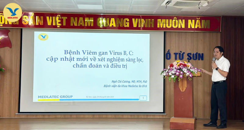 TS.BS Ngô Chí Cương - Trưởng khoa Nội, Bệnh viện Đa khoa MEDLATEC trình bày báo cáo “Cập nhật chẩn đoán và điều trị bệnh lý viêm gan B, C”