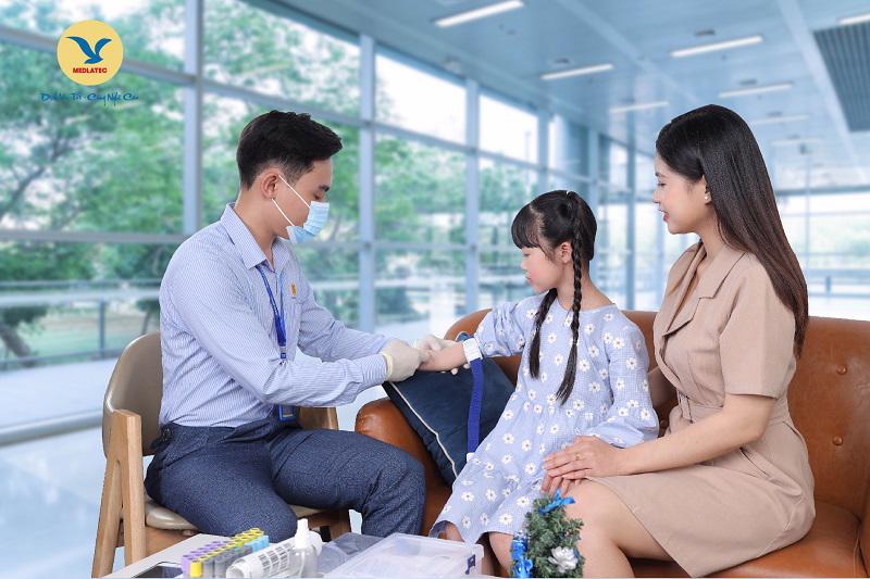 Chủ động xét nghiệm vi chất cho trẻ tại nhà thông qua dịch vụ của MEDLATEC