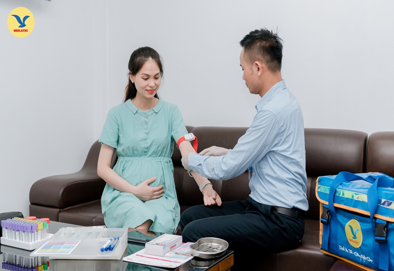 Thực hiện xét nghiệm beta-HCG tại nhà giúp bạn tiết kiệm thời gian